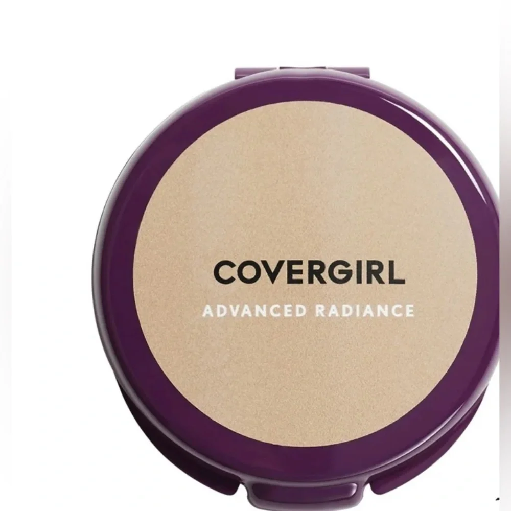 COVERGIRL Advanced Radiance Age-Defying Pressed Powder, 115 Classic Beige